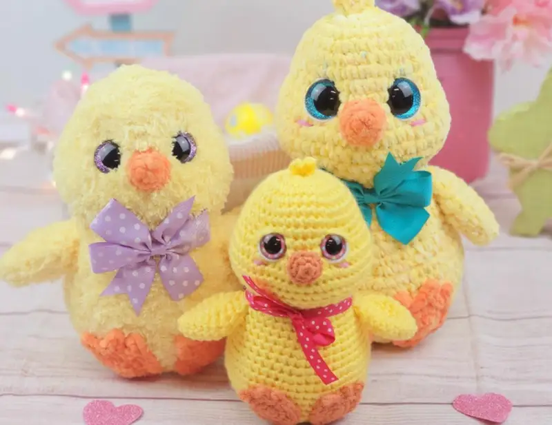 Complimentary Intermediate crochet pattern: Feather Locklear the Chick Amigurumi Pattern - Simple to follow guide