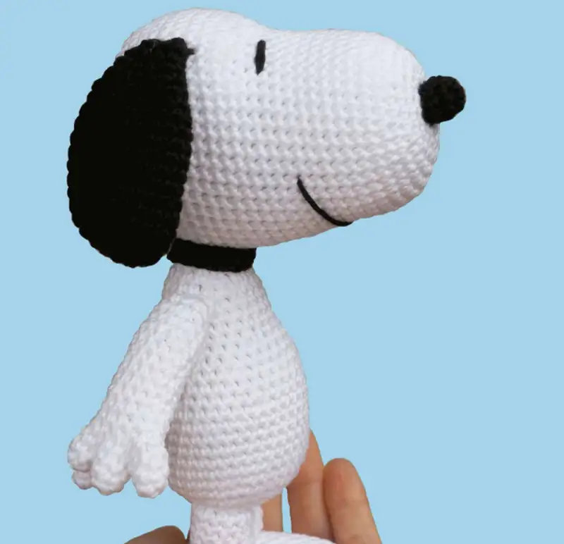 Complimentary Intermediate crochet pattern: Snoopy and Woodstock Amigurumi Pattern - Simple to follow guide