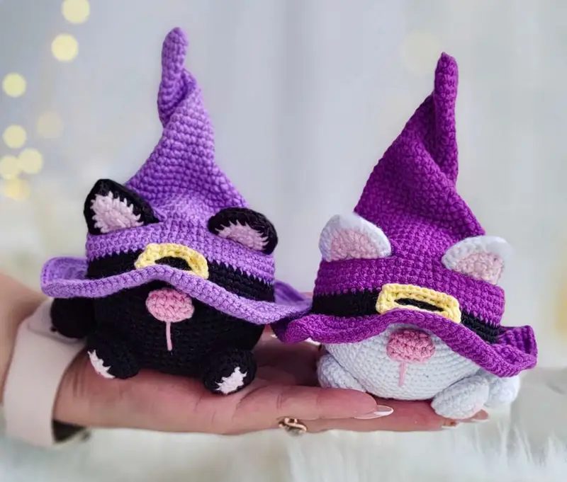 Complimentary Intermediate crochet pattern: Halloween Cat in Witch Hat Amigurumi Pattern - Simple to follow guide