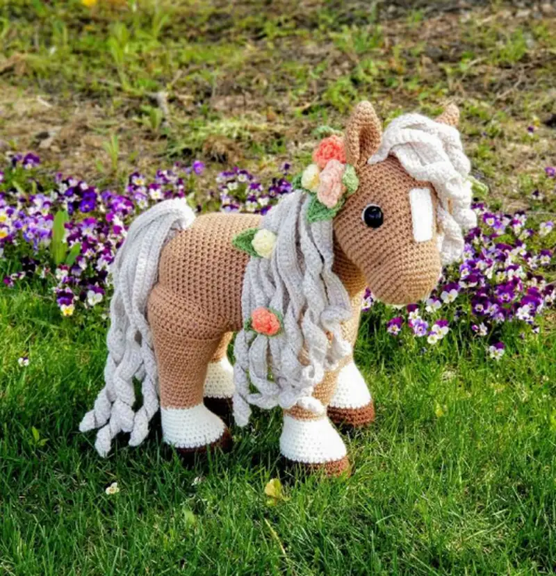 Complimentary Intermediate crochet pattern: Summer Horse Amigurumi Pattern - Simple to follow guide