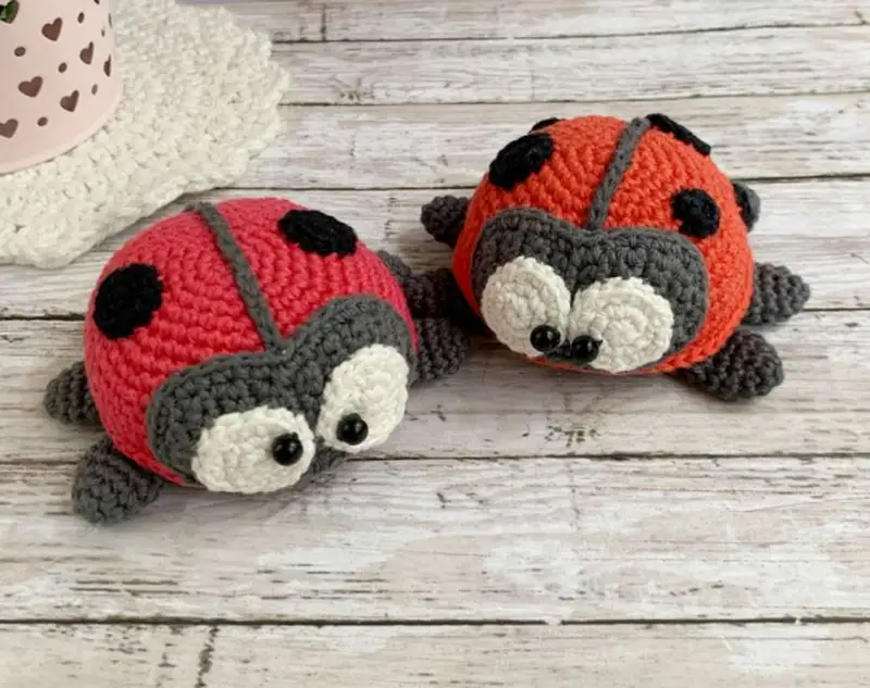 Complimentary Beginner Friendly crochet pattern: Adorable 2-in-1 Ladybug Amigurumi Pattern - Simple to follow guide