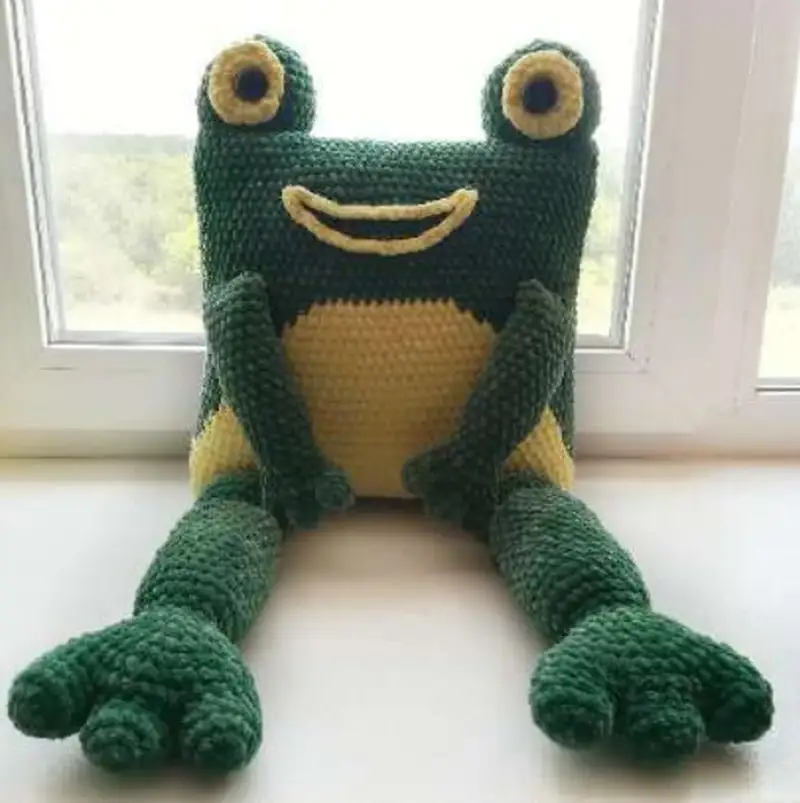 Complimentary Intermediate crochet pattern: Frog Pillow Pattern - Simple to follow guide