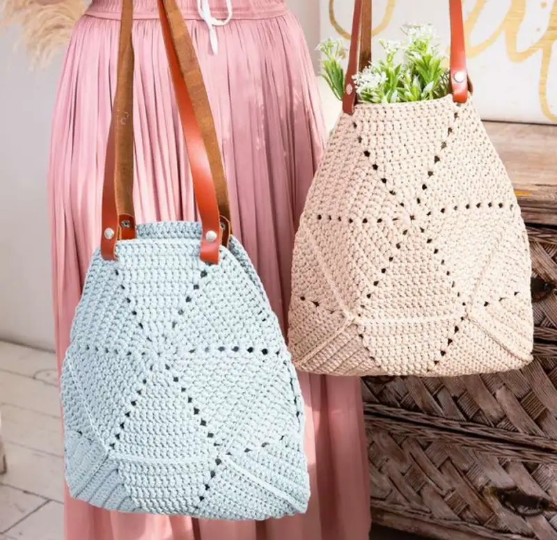 Complimentary Intermediate crochet pattern: Trapeze Bag Crochet Pattern - Simple to follow guide