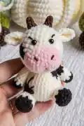 Keychain Cow Amigurumi Pattern step 1 - construction progress
