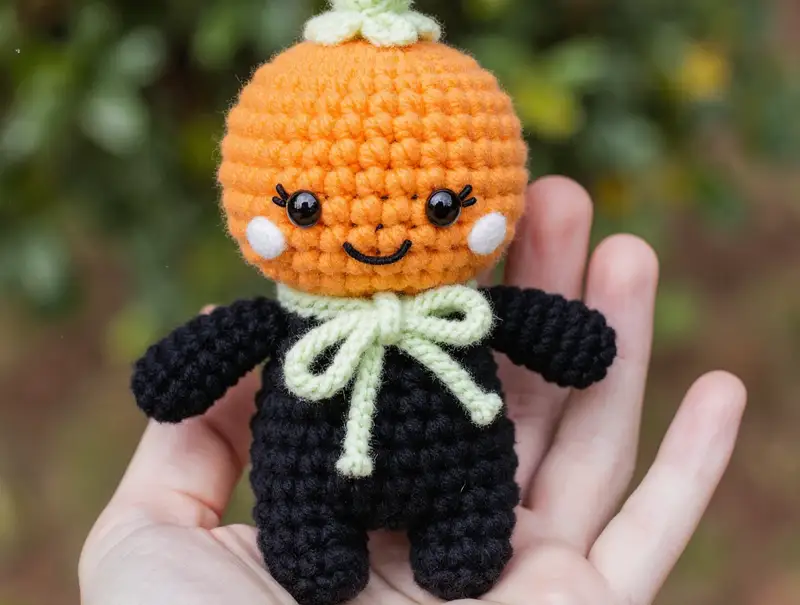 Complimentary Beginner Friendly crochet pattern: Mini Pumpkin Man Amigurumi Pattern - Simple to follow guide