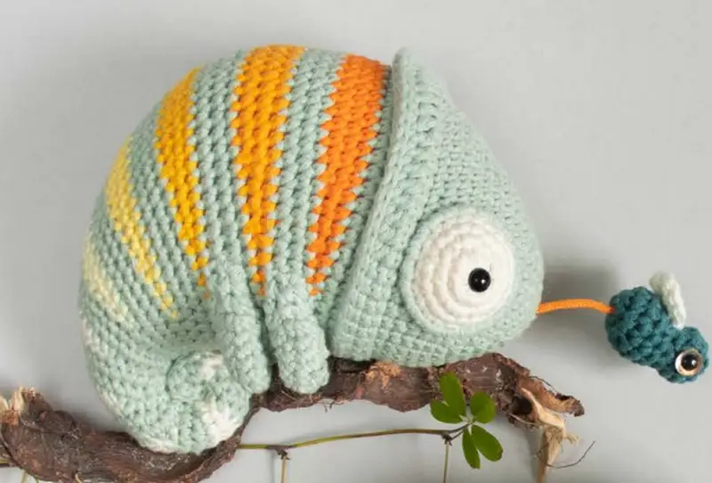 Complimentary Advanced crochet pattern: Chameleon Conrad Musical Toy Amigurumi Pattern - Simple to follow guide