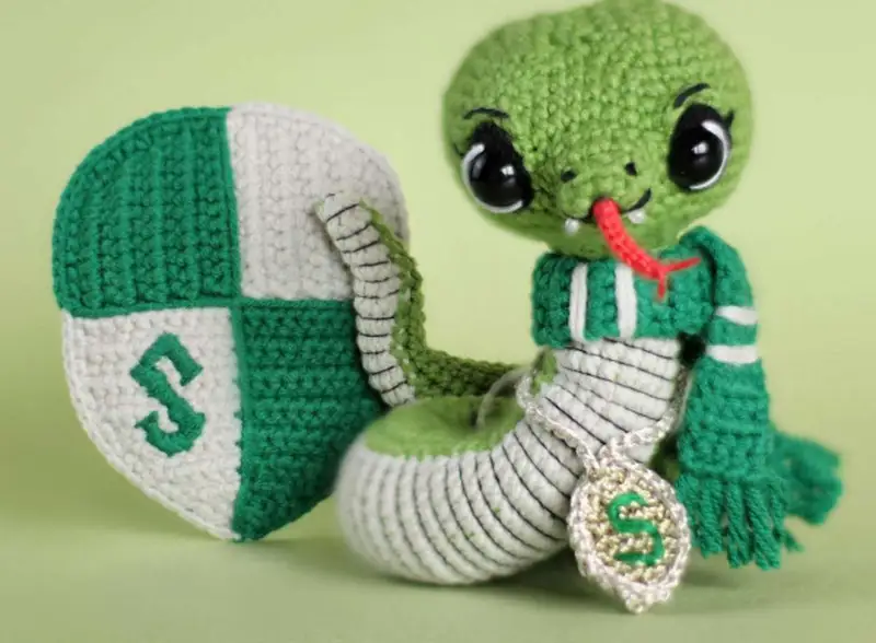 Complimentary Advanced crochet pattern: Slytherin Snake Slythie Amigurumi Pattern - Simple to follow guide