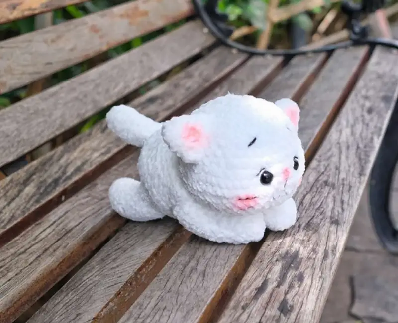 Complimentary Beginner Friendly crochet pattern: Little White Kitten Amigurumi Pattern - Simple to follow guide
