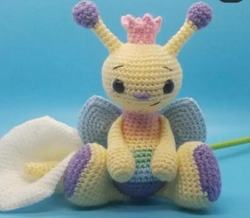 Complimentary Intermediate crochet pattern: Bumble the Bee Amigurumi Pattern - Simple to follow guide