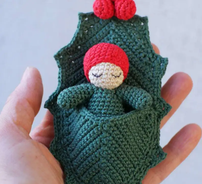 Complimentary Intermediate crochet pattern: Holly Baby in Leaf Cradle Amigurumi Pattern - Simple to follow guide