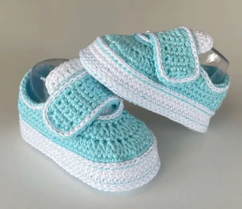 Complimentary Intermediate crochet pattern: Velcro Baby Sneakers Crochet Pattern - Simple to follow guide