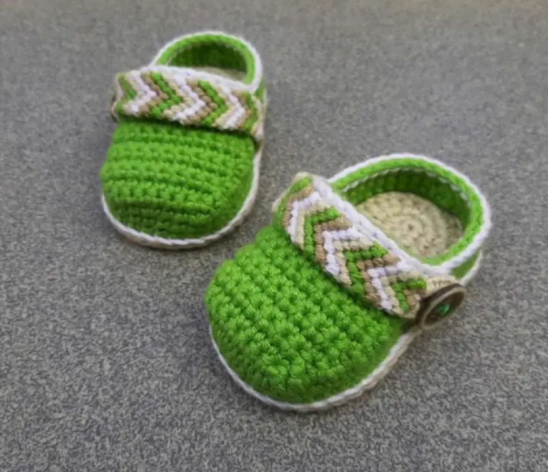 Complimentary Intermediate crochet pattern: Tribal Baby Clogs Crochet Pattern - Simple to follow guide