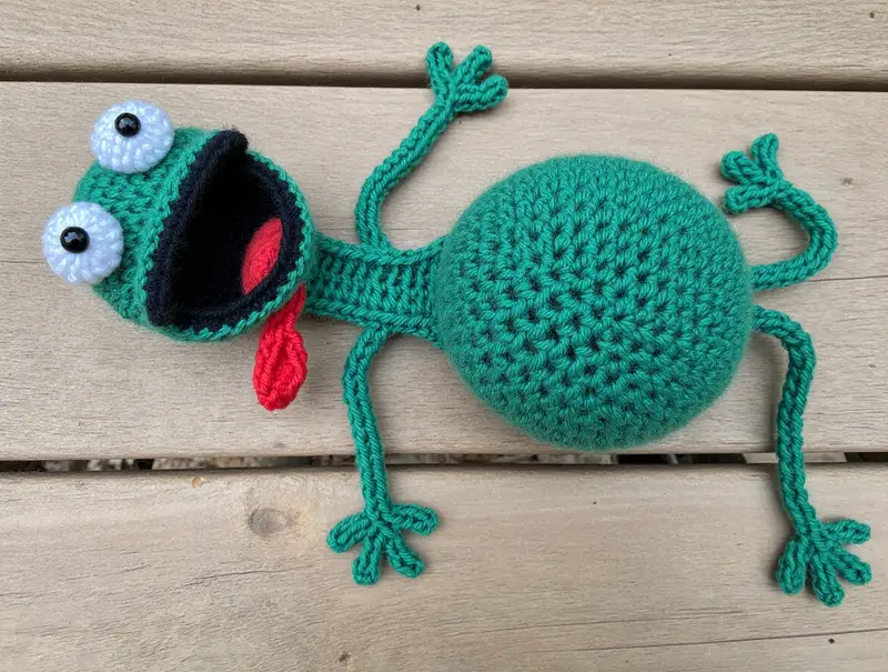 Complimentary Intermediate crochet pattern: Crochet Frog Door-Stopper Pattern - Simple to follow guide