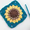 Sunflower Lovers Granny Square Pattern step 1 - construction progress