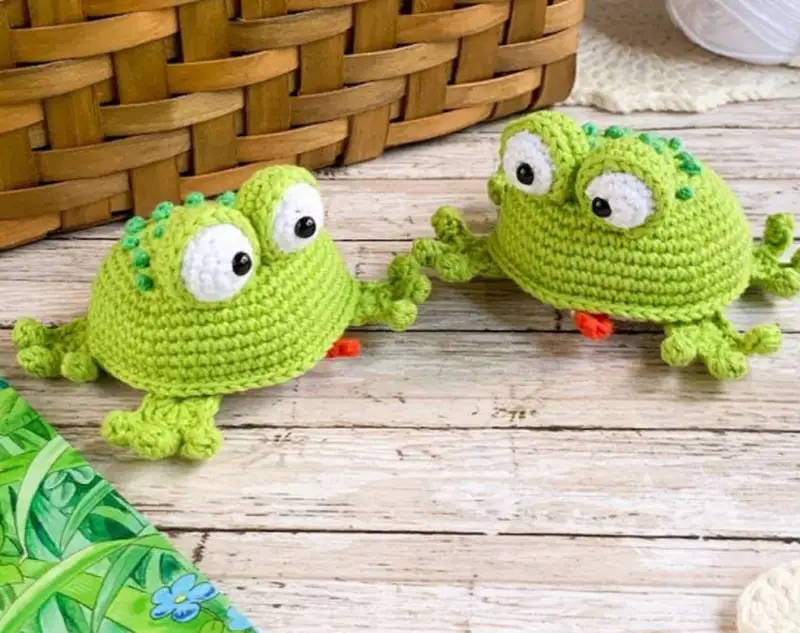 Complimentary Beginner Friendly crochet pattern: Little Frog Amigurumi Pattern - Simple to follow guide