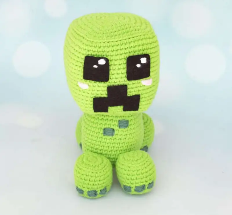 Complimentary Beginner Friendly crochet pattern: Minecraft Creeper Amigurumi Pattern - Simple to follow guide