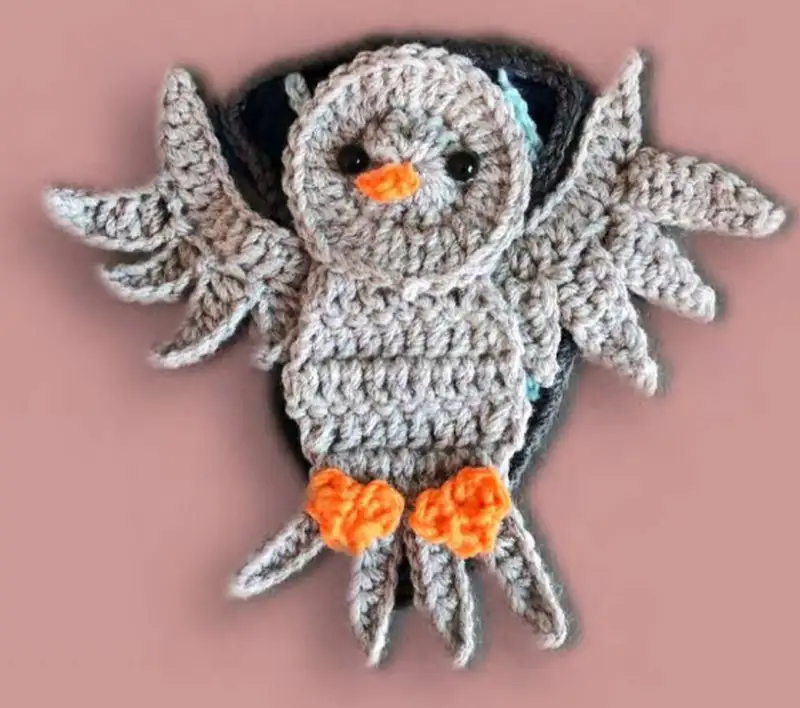 Complimentary Intermediate crochet pattern: House of Wizards Raven Crochet Applique Pattern - Simple to follow guide