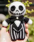Jack Skellington Amigurumi Pattern step 1 - construction progress