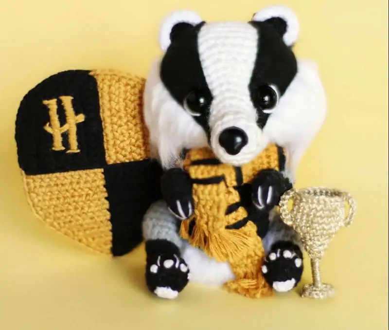 Complimentary Advanced crochet pattern: Hufflepuff Badger Puffy Amigurumi Pattern - Simple to follow guide