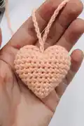 Mini Heart Keychain Amigurumi Pattern step 1 - construction progress