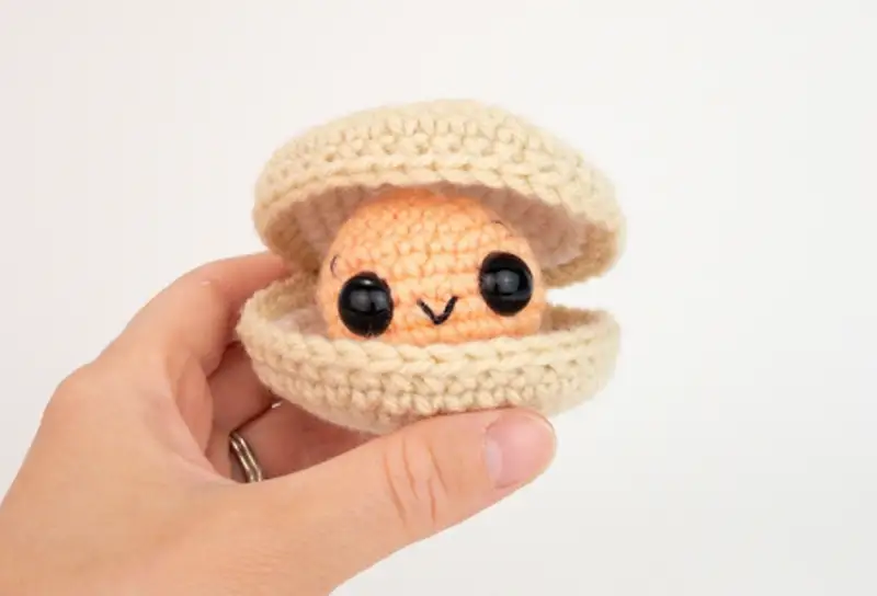 Complimentary Beginner Friendly crochet pattern: Cleo the Clam Amigurumi Pattern - Simple to follow guide