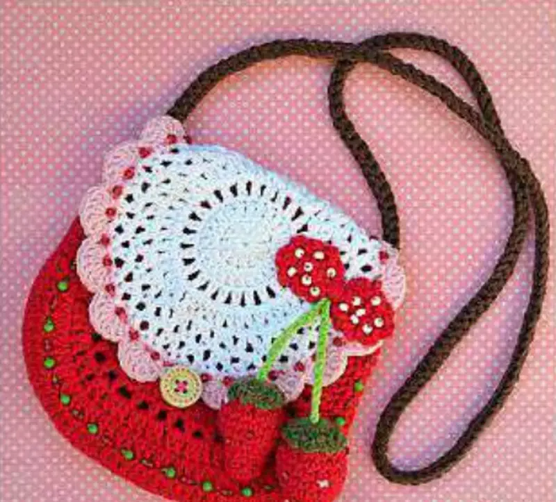 Complimentary Intermediate crochet pattern: Strawberry Purse Crochet Pattern - Simple to follow guide