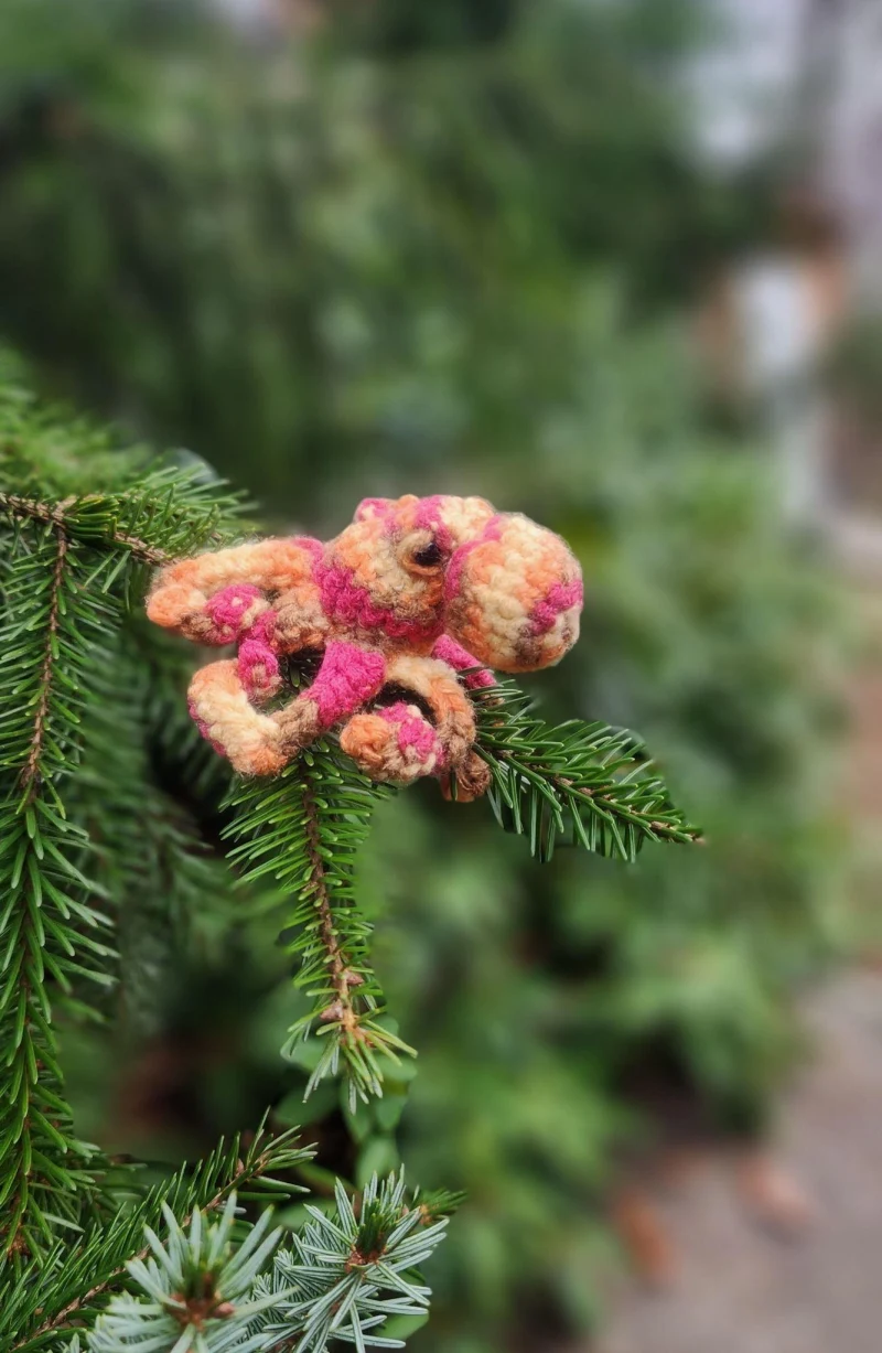 Complimentary Intermediate crochet pattern: Grumpy Mini Octopus Amigurumi Pattern - Simple to follow guide