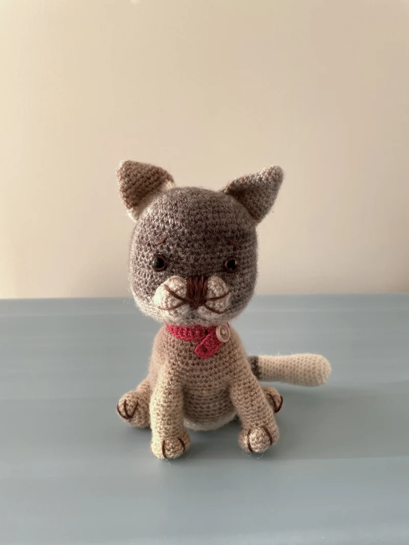 Complimentary Intermediate crochet pattern: Siamese Style Cat Amigurumi Pattern - Simple to follow guide
