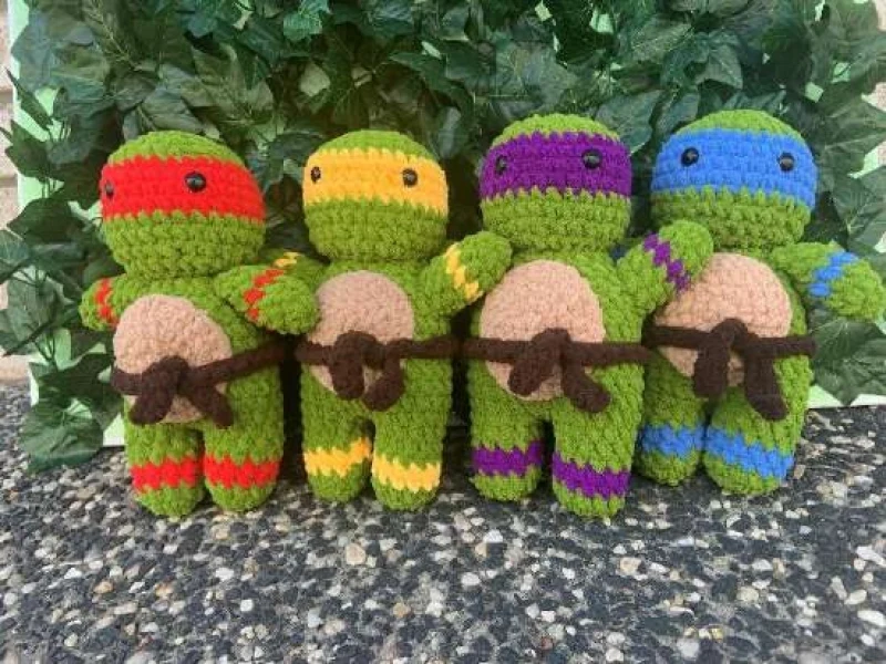 Complimentary Intermediate crochet pattern: Chunky Ninja Turtle Amigurumi Pattern - Simple to follow guide