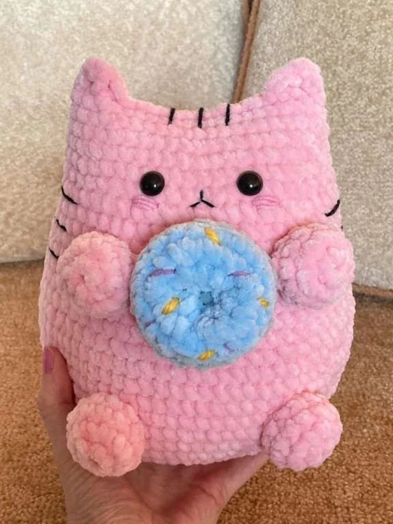 Complimentary Intermediate crochet pattern: Chubby Donut Cat Amigurumi Pattern - Simple to follow guide