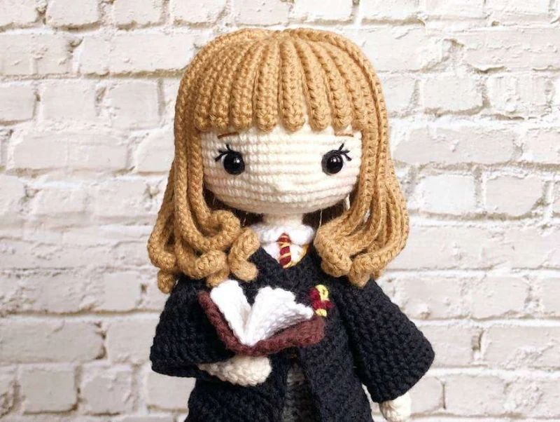 Complimentary Advanced crochet pattern: Hermione Granger & Crookshanks Amigurumi Pattern - Simple to follow guide