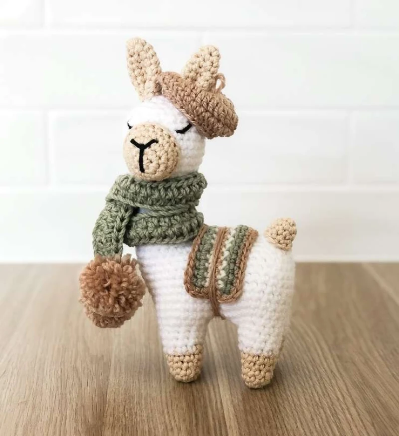 Complimentary Intermediate crochet pattern: Louisa Llama Amigurumi Pattern - Simple to follow guide